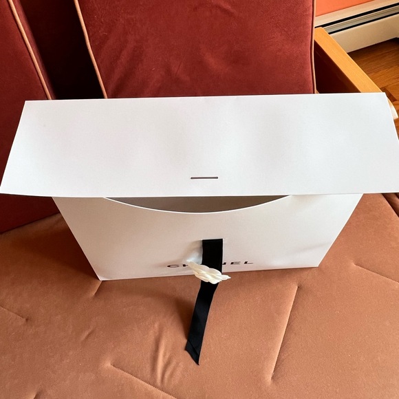 Chanel Gift Set - Picture 3 of 4